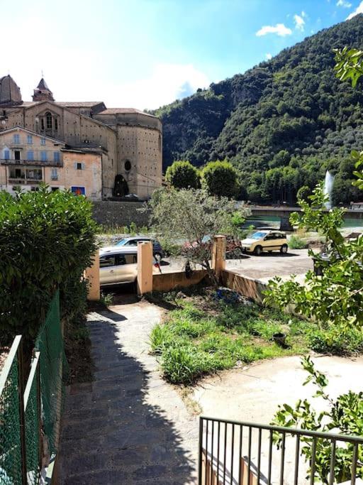 Superbe Rez-De-Jardin Refait A Neuf. Lägenhet Breil-sur-Roya Exteriör bild